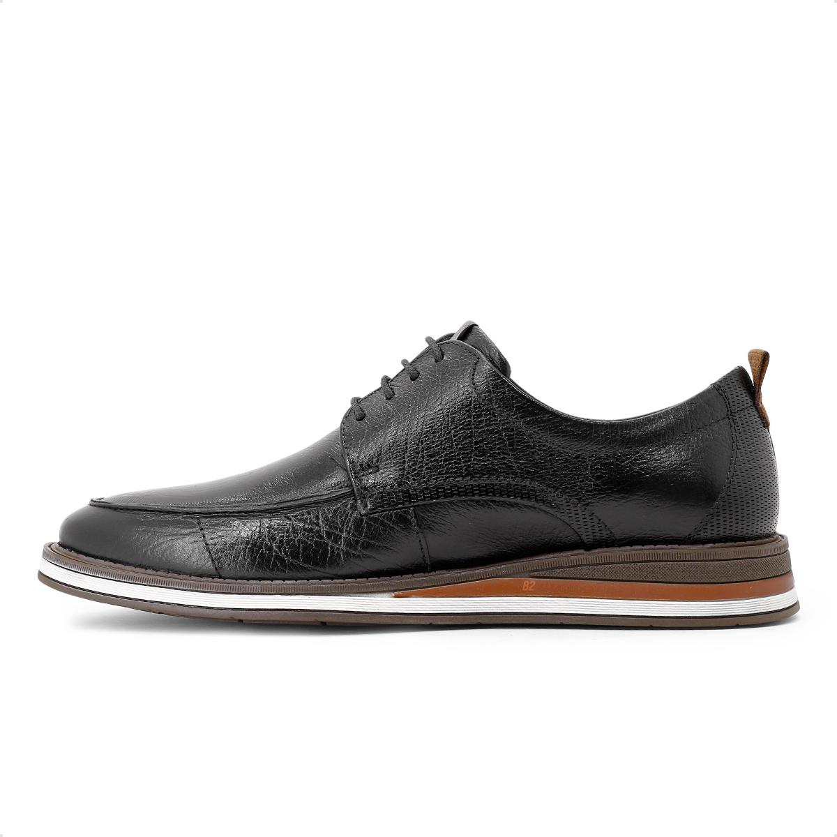 Sapato preto shop com marrom