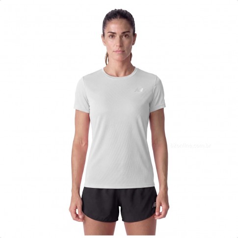Camiseta New Balance Sport Essentials Feminina Cinza
