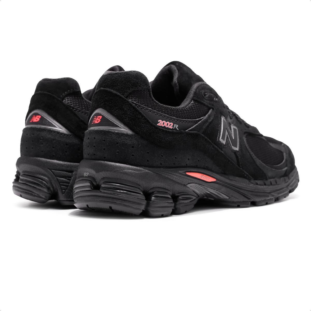 Tênis New Balance 2002r Unissex Preto / Coral