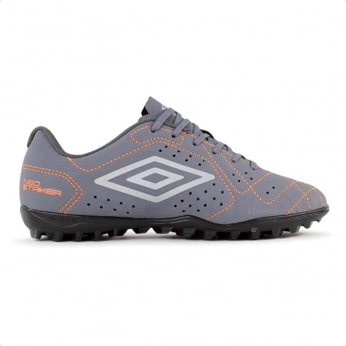 Chuteira Umbro Society Neo Striker Masculina Cinza / Laranja