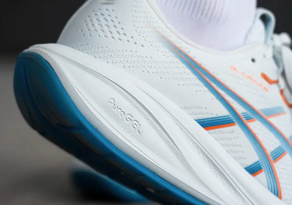 Tênis ASICS GEL-CUMULUS 28