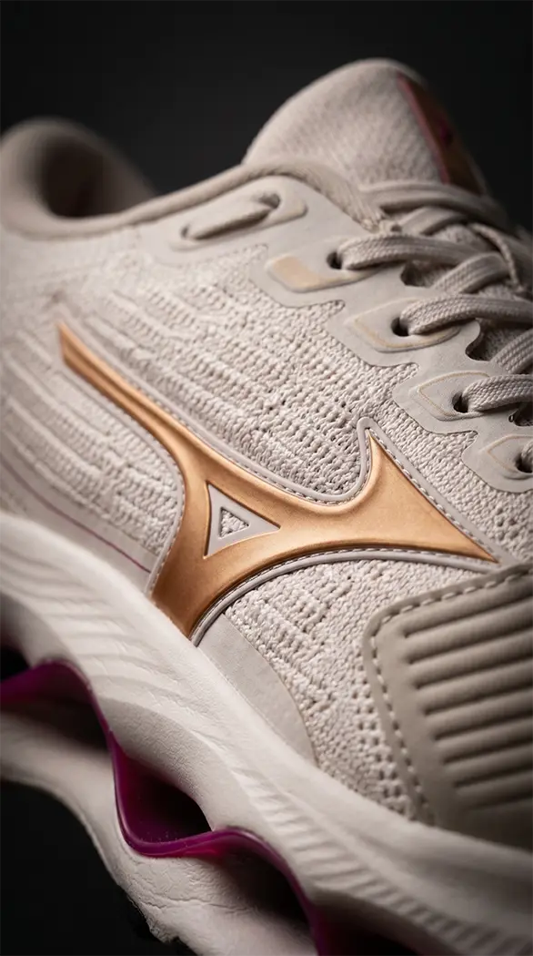 Detalhes do Tênis Mizuno Wave Legend 4 Feminino