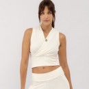 Blusa Regata Transpassada Off White - Elegante e Confortável