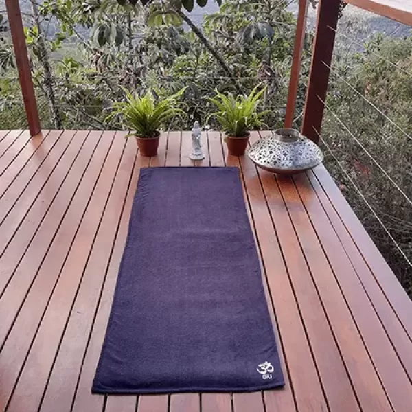 Toalha para Yoga Antiderrapante - Absorção e Aderência - Om Black